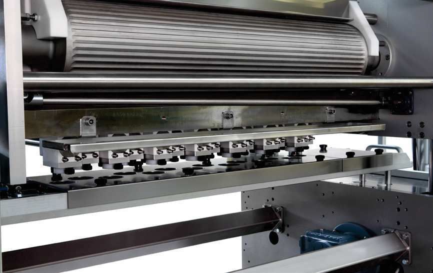 Промышленные двухбункерные экструзионно-формовочные машины