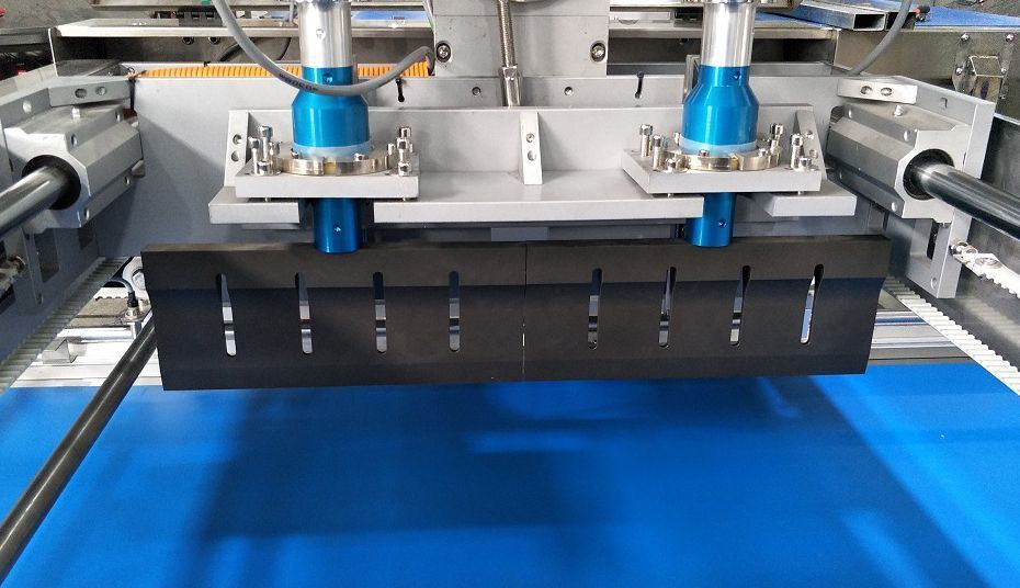 Поточная машина для поперечной ультразвуковой нарезки WS4-300